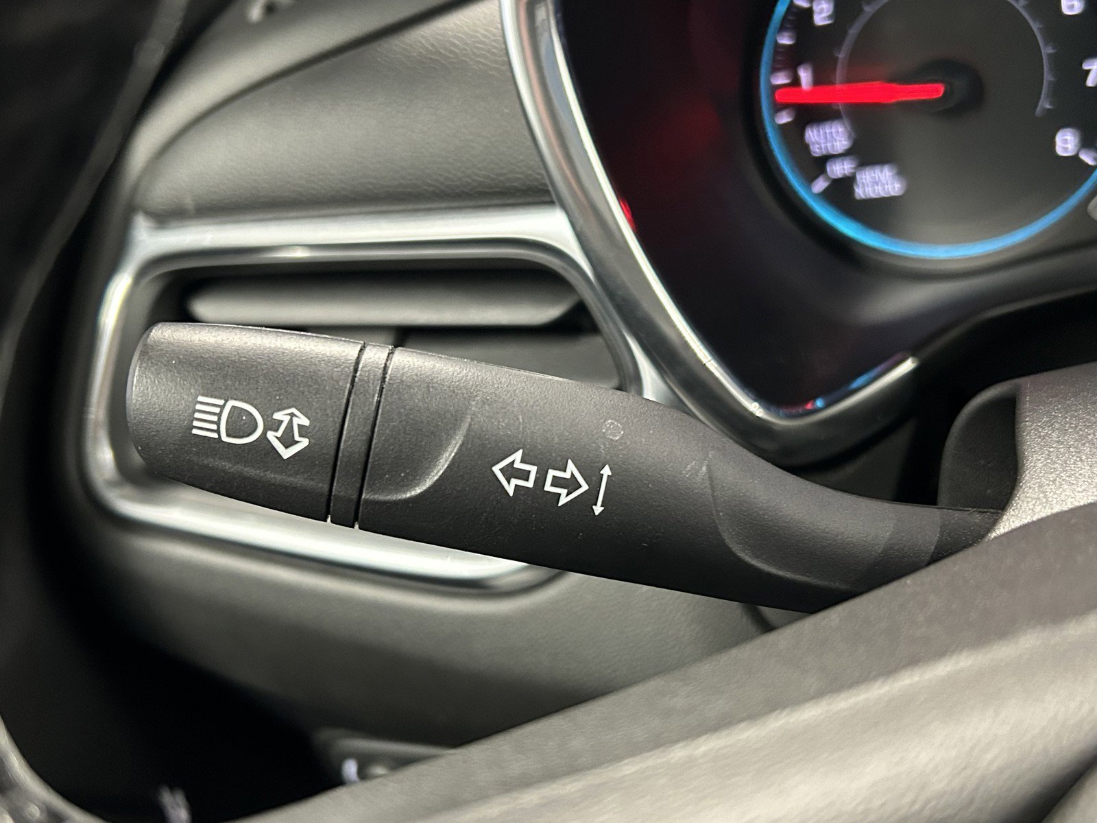 Used 2018 Chevrolet Equinox LT w/ Sun & Infotainment Package image 23