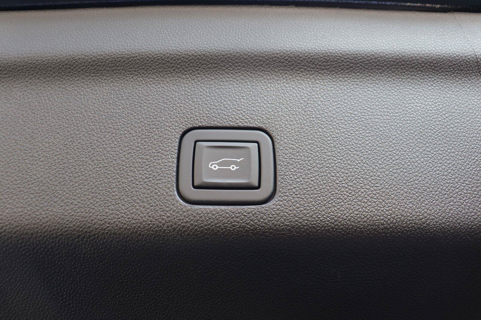 Used 2024 Chevrolet Tahoe Premier w/ Advanced Technology Package AWD/4WD image 19