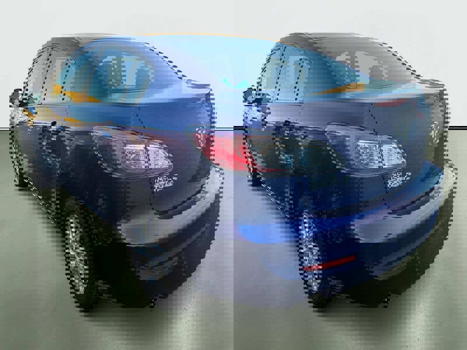 Used 2013 MAZDA MAZDA3 i Touring image 3