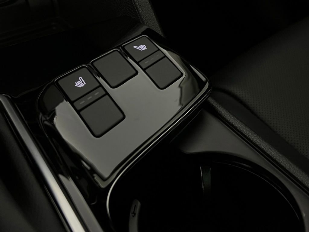 Used 2025 Kia Sportage EX w/ Premium Package image 18