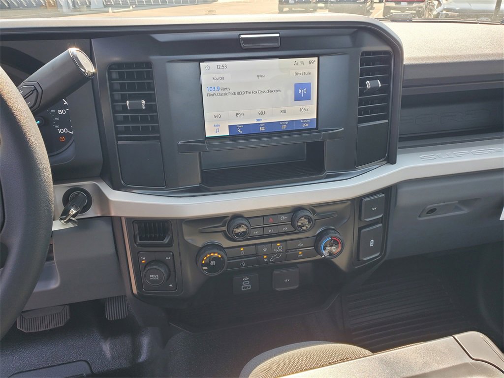 New 2026 Ford F350 4x4 Regular Cab Super Duty image 21