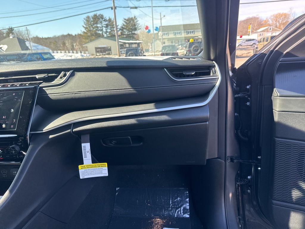 New 2026 Jeep Grand Cherokee Laredo image 28