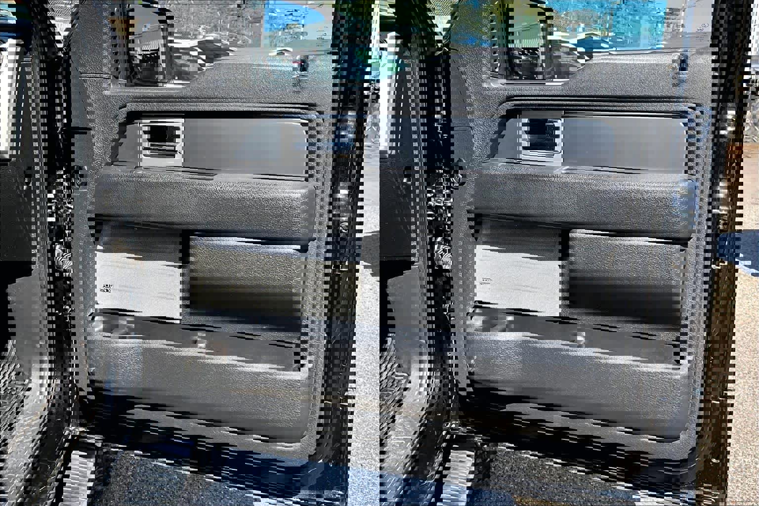 Used 2014 Ford F150 FX4 w/ Equipment Group 402A Luxury image 23