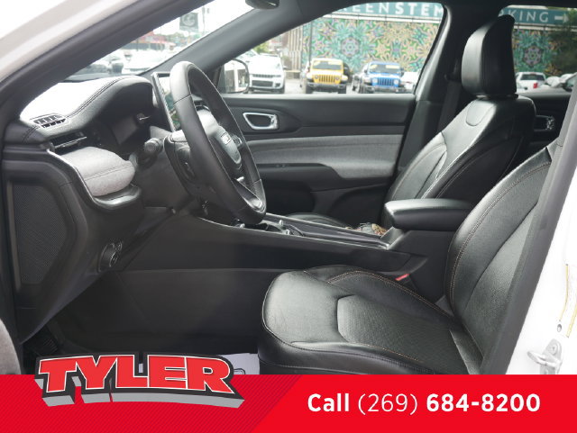 Certified 2023 Jeep Compass Latitude AWD/4WD image 36