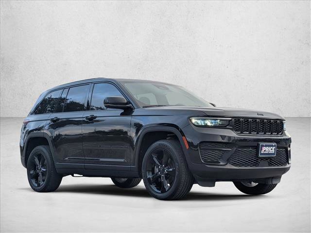 Used 2024 Jeep Grand Cherokee Altitude RWD image 3