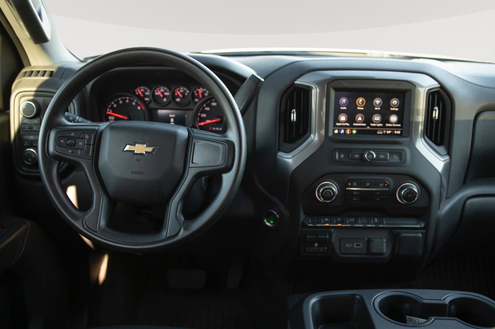 Used 2025 Chevrolet Silverado 1500 Custom image 3