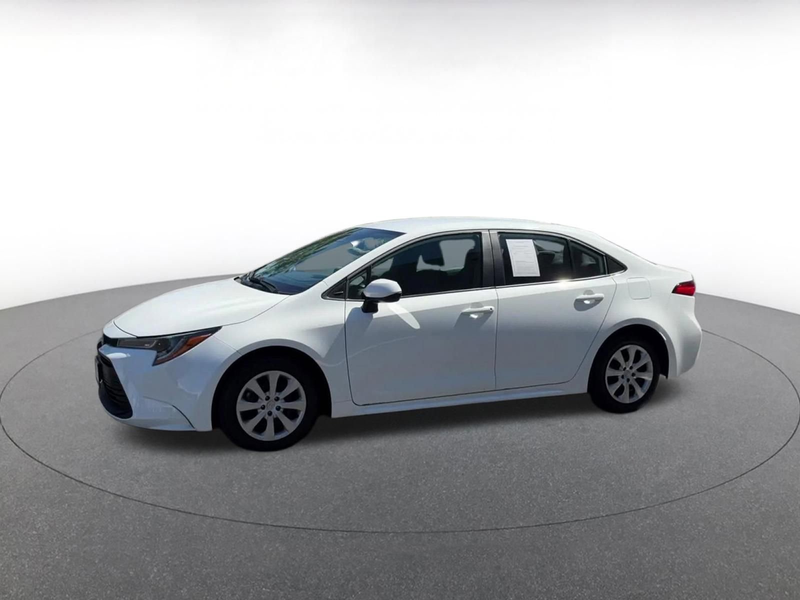 Used 2025 Toyota Corolla LE image 8