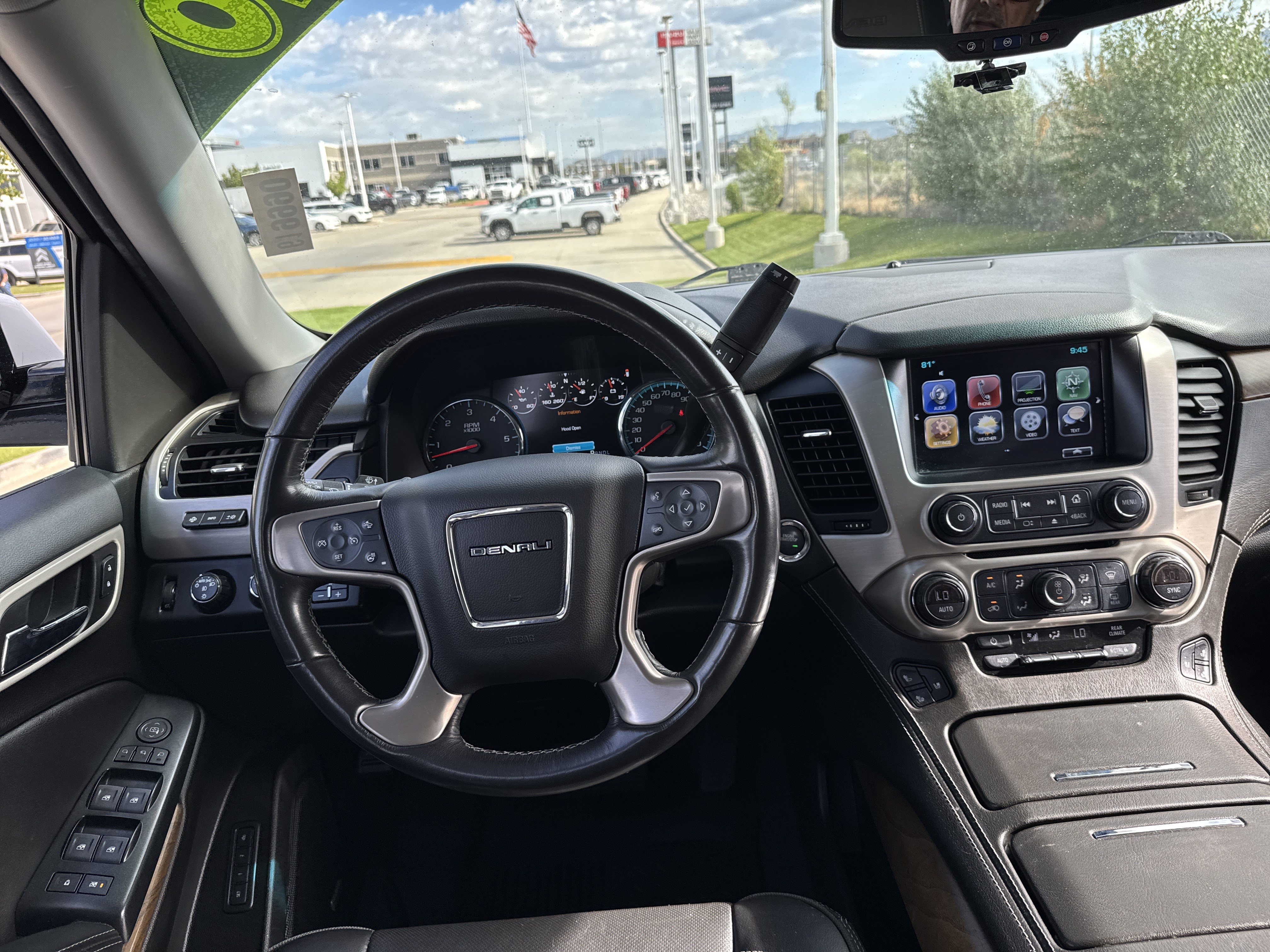 Used 2020 GMC Yukon XL Denali w/ Open Road Package AWD/4WD image 14