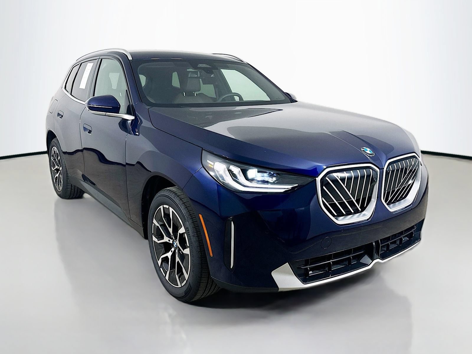 Used 2026 BMW X3 xDrive30i w/ Premium Package AWD/4WD image 3