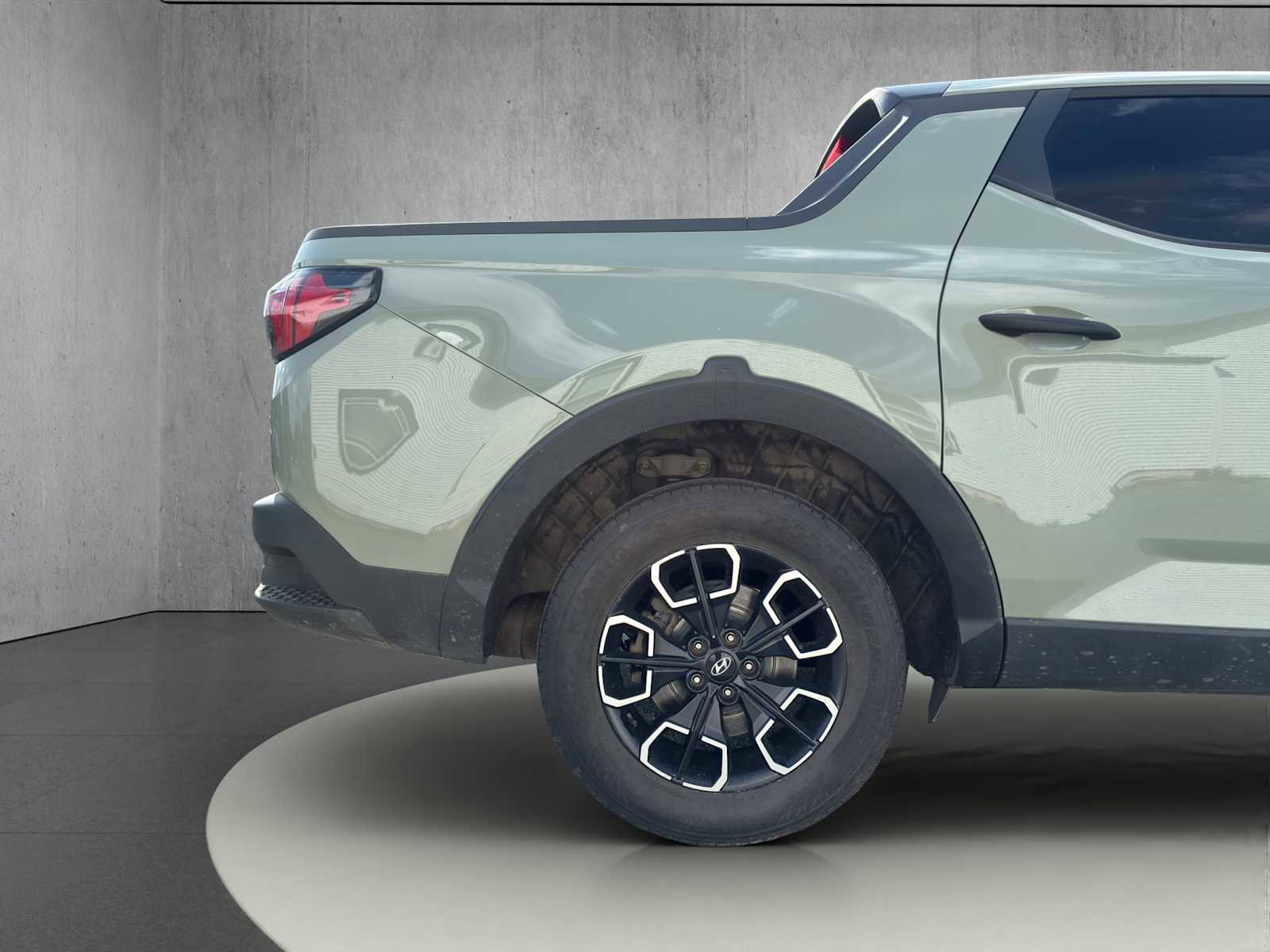 Used 2023 Hyundai Santa Cruz SE image 24