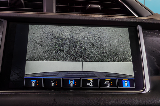 Used 2024 GMC Yukon XL Denali AWD/4WD image 30