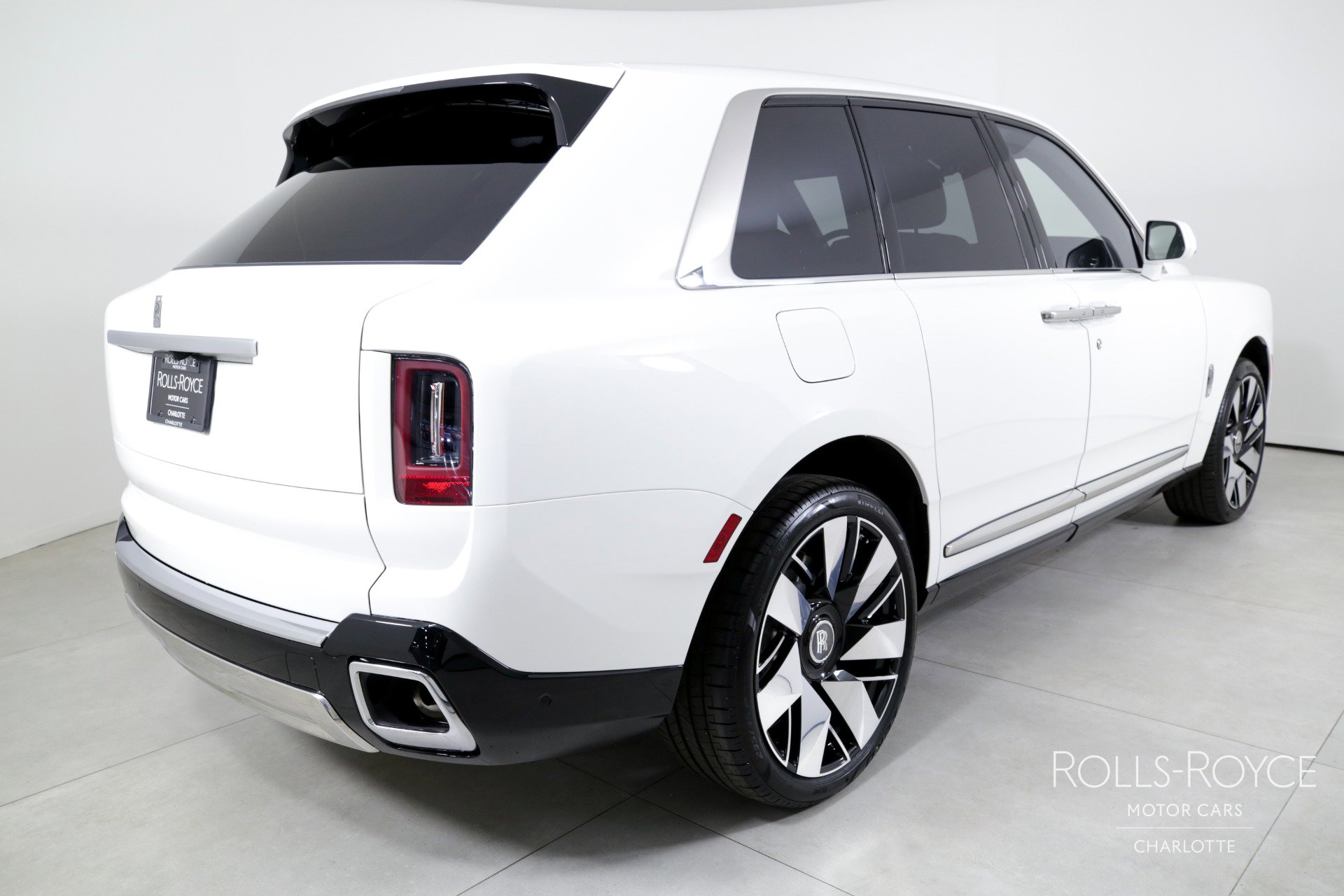 Certified 2025 Rolls-Royce Cullinan image 2