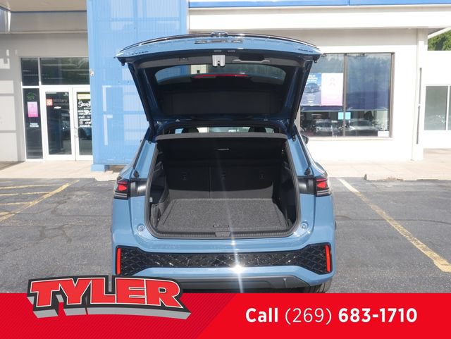 Used 2025 Volkswagen Tiguan SEL R-Line AWD/4WD image 17