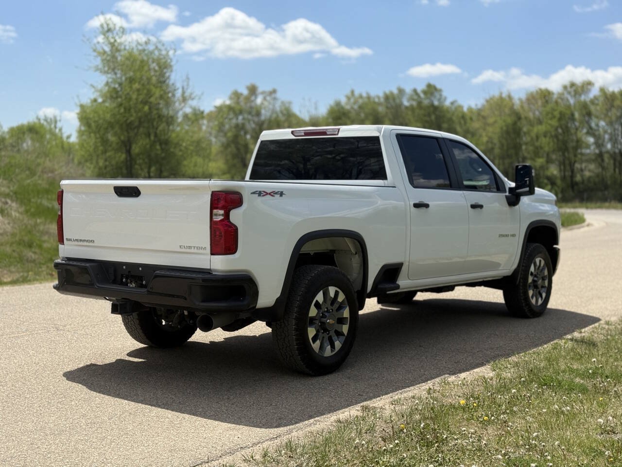 Used 2025 Chevrolet Silverado 2500 Custom w/ Custom Value Package AWD/4WD image 7