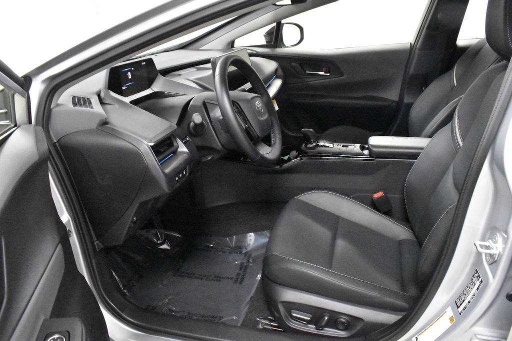 Used 2024 Toyota Prius XLE image 12