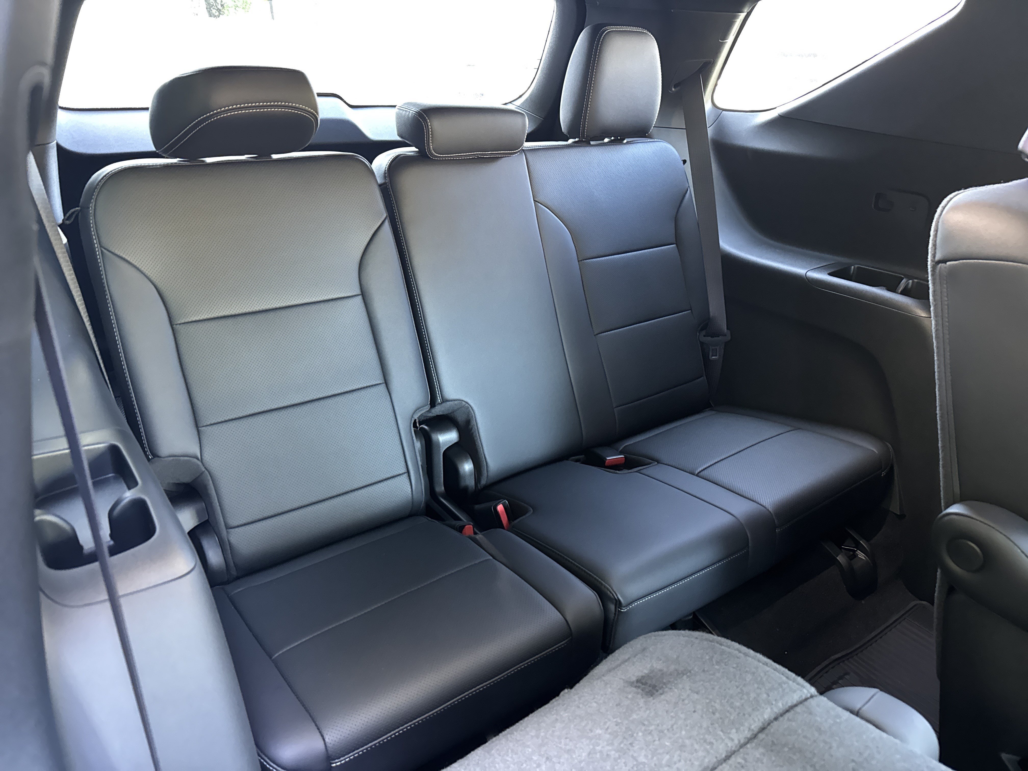 New 2027 Chevrolet Traverse LT w/ LPO, Floor Liner Package FWD image 16
