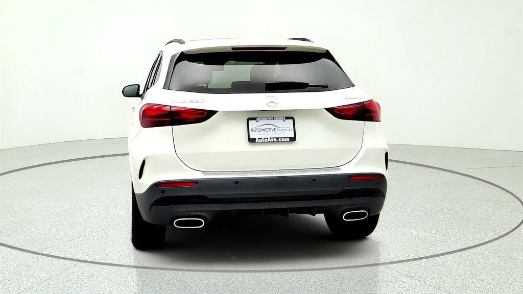 Used 2025 Mercedes-Benz GLA 250 4MATIC image 6