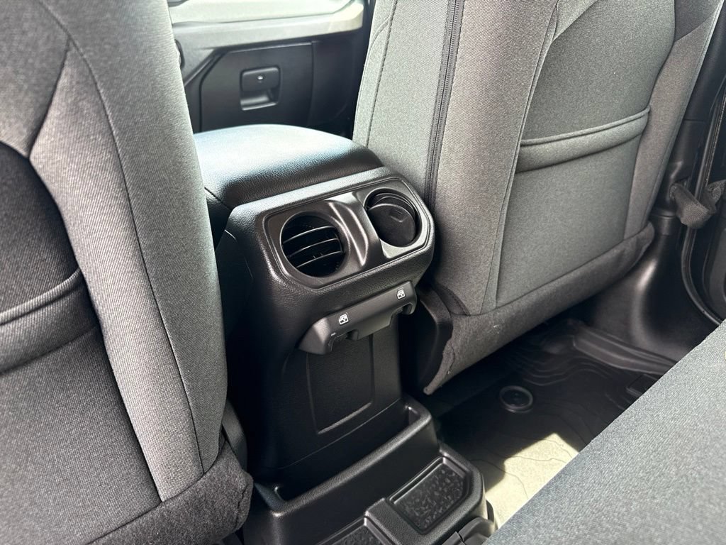 Used 2024 Jeep Wrangler Unlimited AWD/4WD image 29