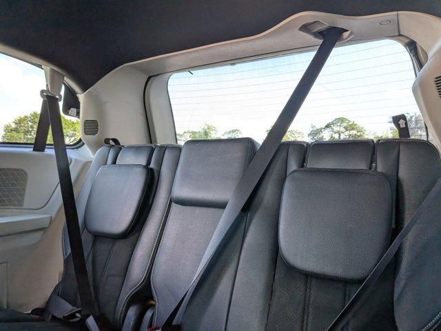 Used 2019 Dodge Grand Caravan SXT image 14