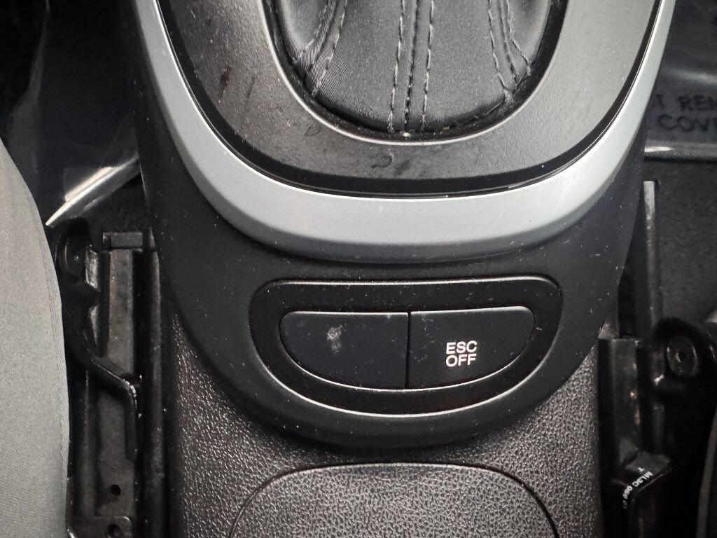 Used 2014 FIAT 500L Trekking image 22