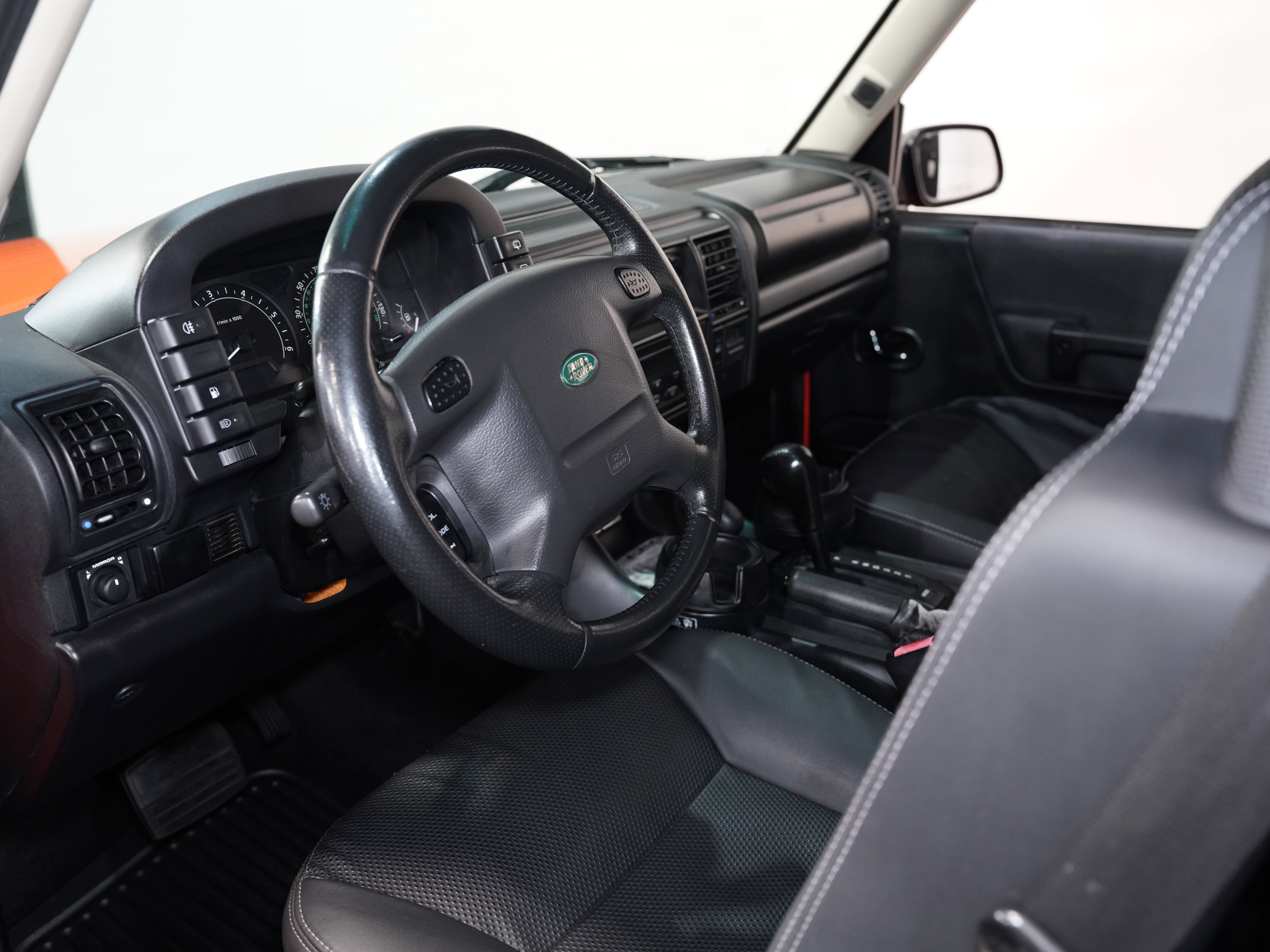 Used 2003 Land Rover Discovery S image 34