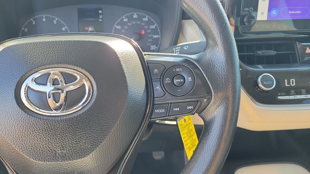 Used 2025 Toyota Corolla LE FWD image 19