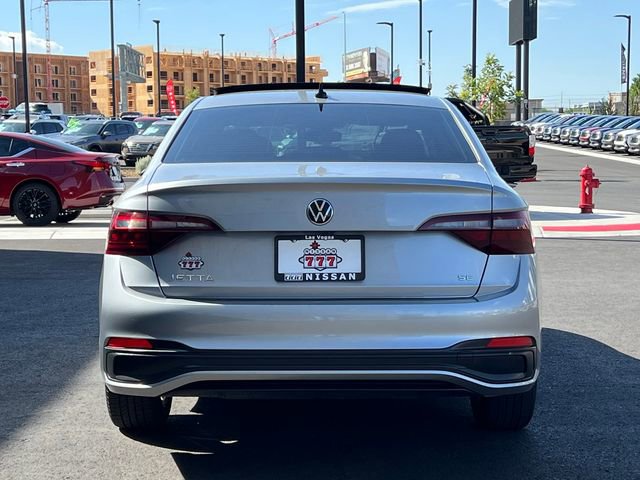 Used 2024 Volkswagen Jetta SE image 5