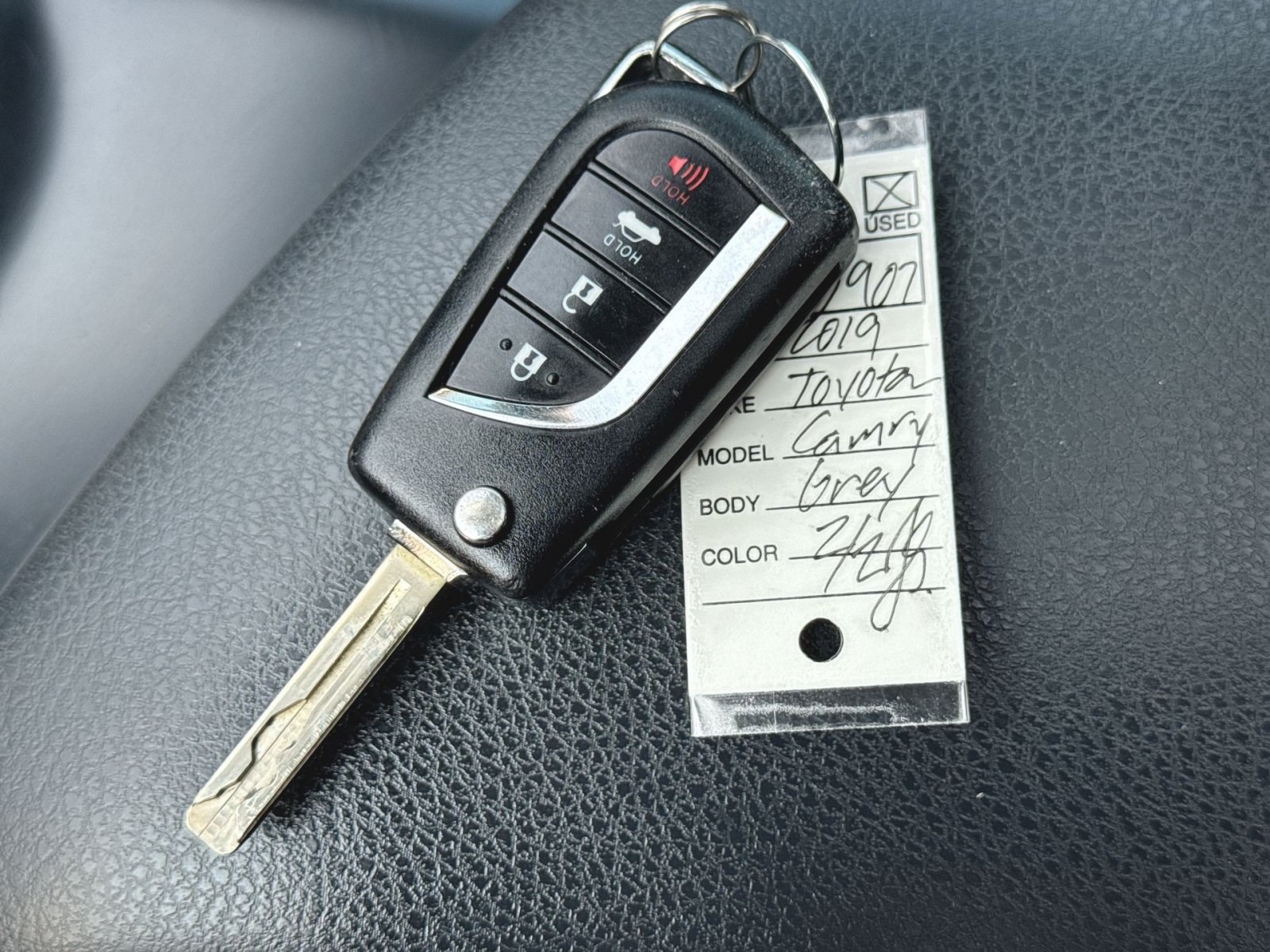 Used 2019 Toyota Camry SE FWD image 39