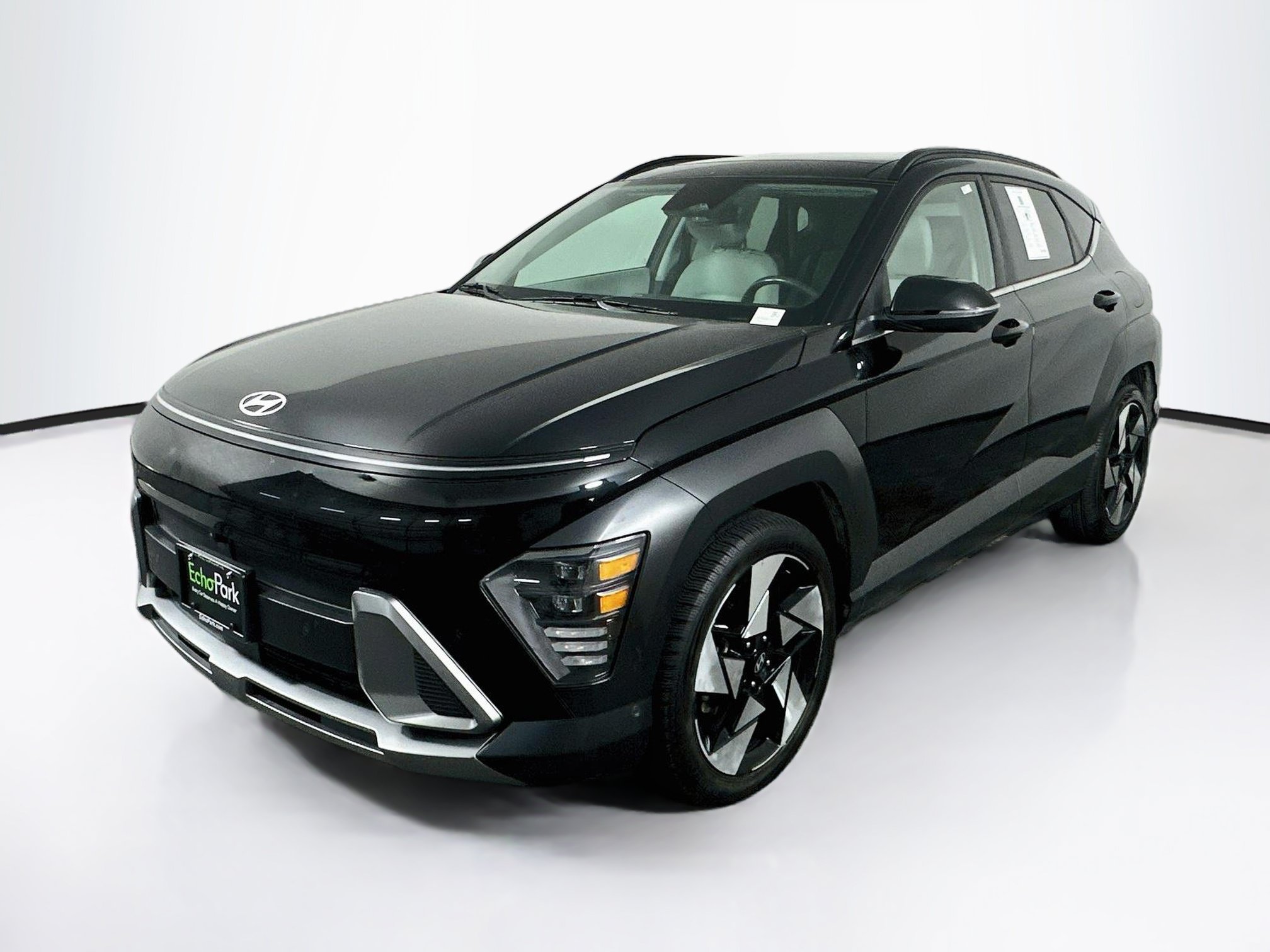 Used 2024 Hyundai Kona Limited FWD image 3