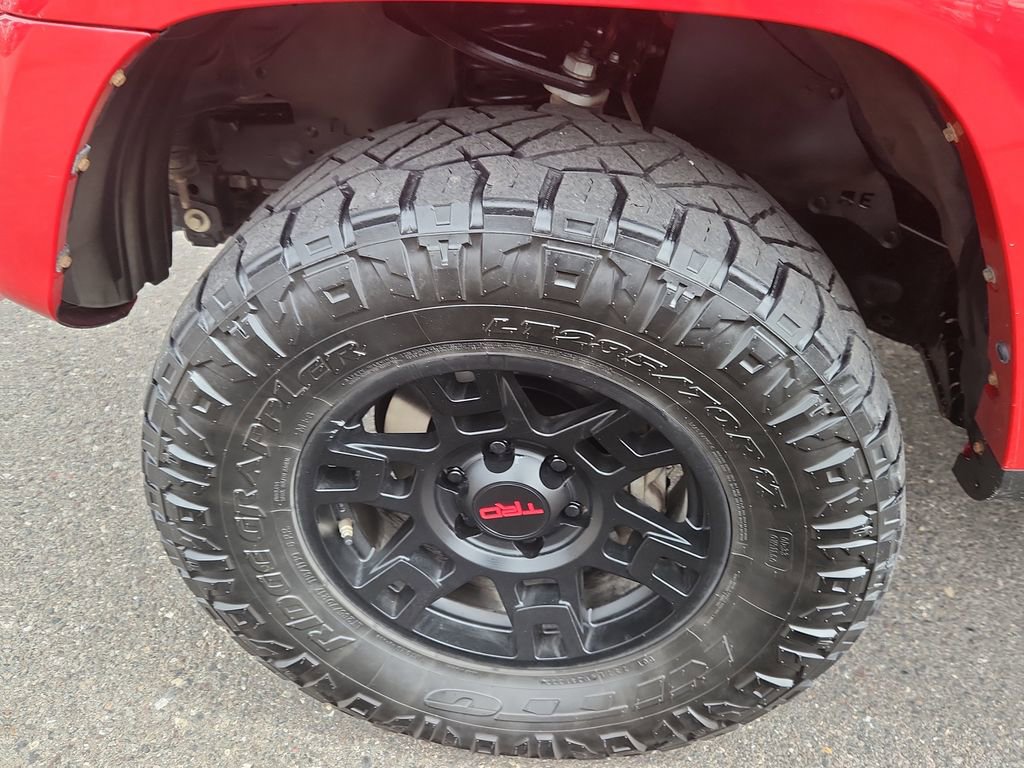 Used 2017 Toyota 4Runner SR5 AWD/4WD image 19