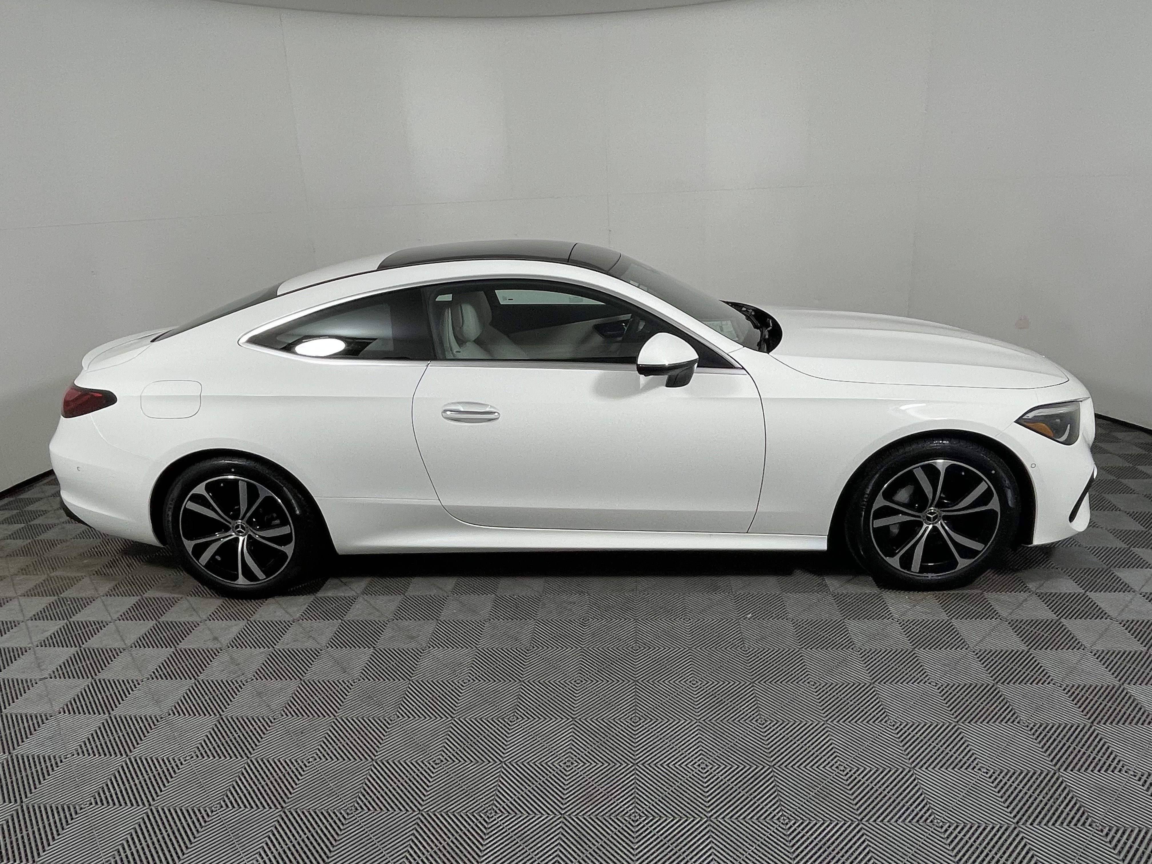 New 2026 Mercedes-Benz CLE 300 4MATIC Coupe image 6