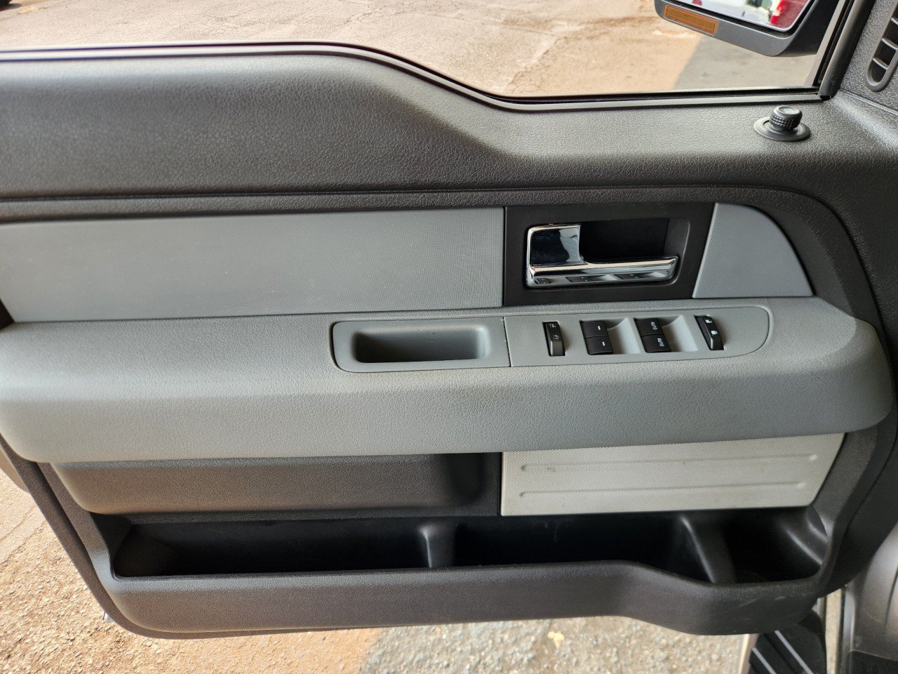 Used 2013 Ford F150 XLT w/ Mid Equipment Group AWD/4WD image 9