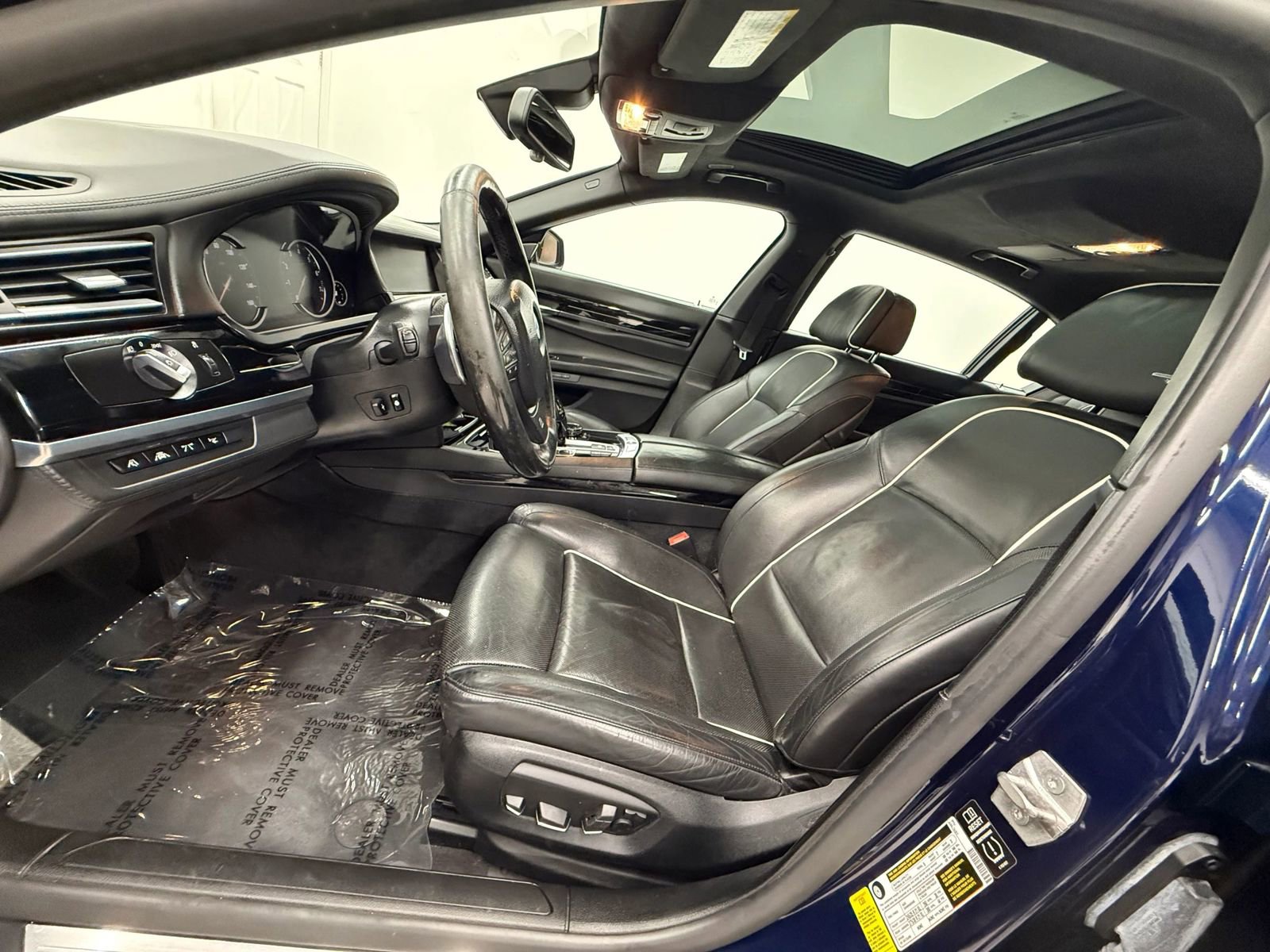 Used 2015 BMW 750Li w/ M Sport Edition RWD image 16