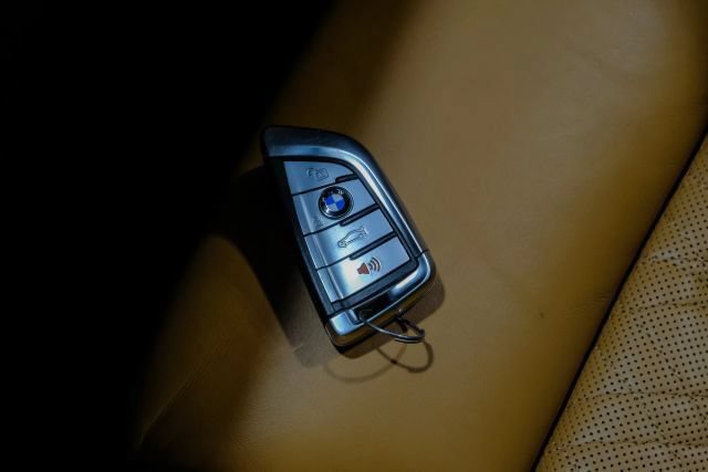 Used 2022 BMW 750i xDrive w/ Luxury Rear Seating Package AWD/4WD image 84