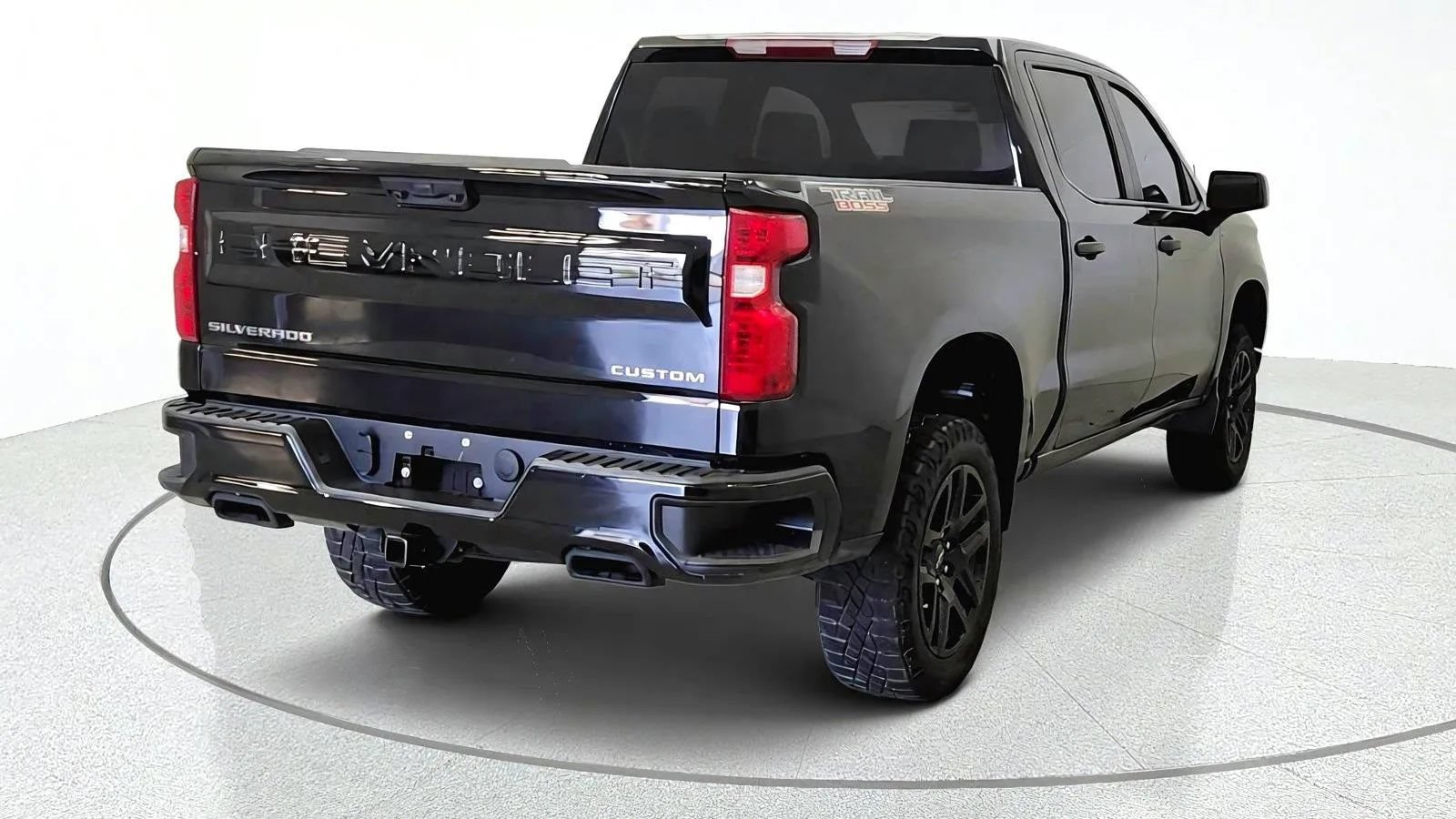 Used 2025 Chevrolet Silverado 1500 Custom Trail Boss AWD/4WD image 8
