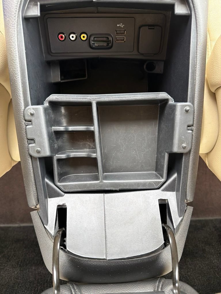 Used 2015 Ford Fusion SE w/ Equipment Group 202A FWD image 30