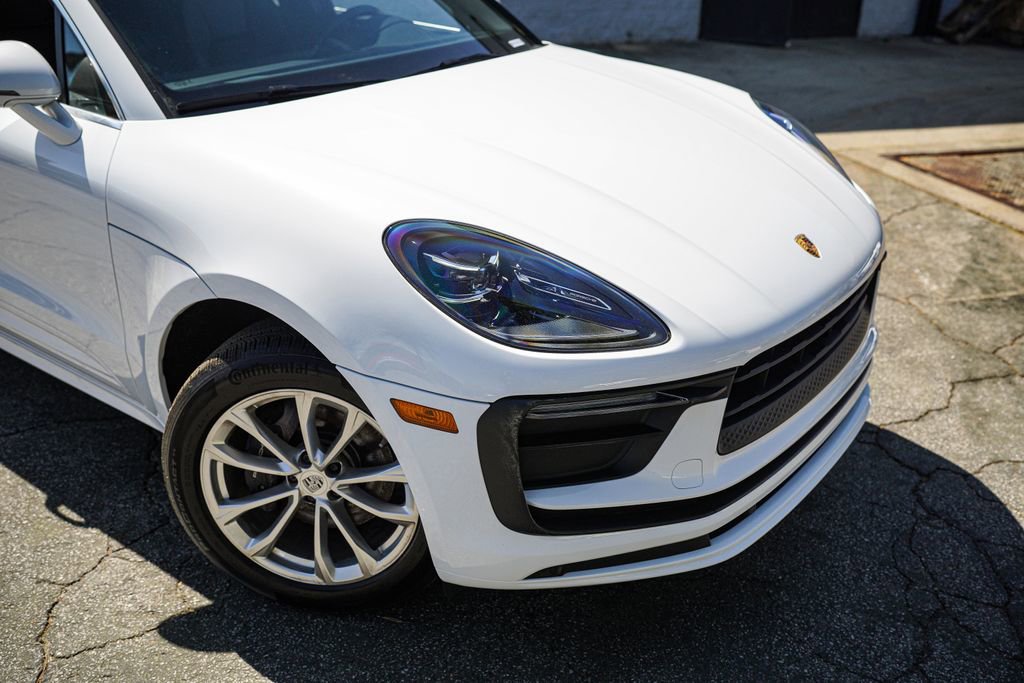 Used 2022 Porsche Macan AWD/4WD image 8