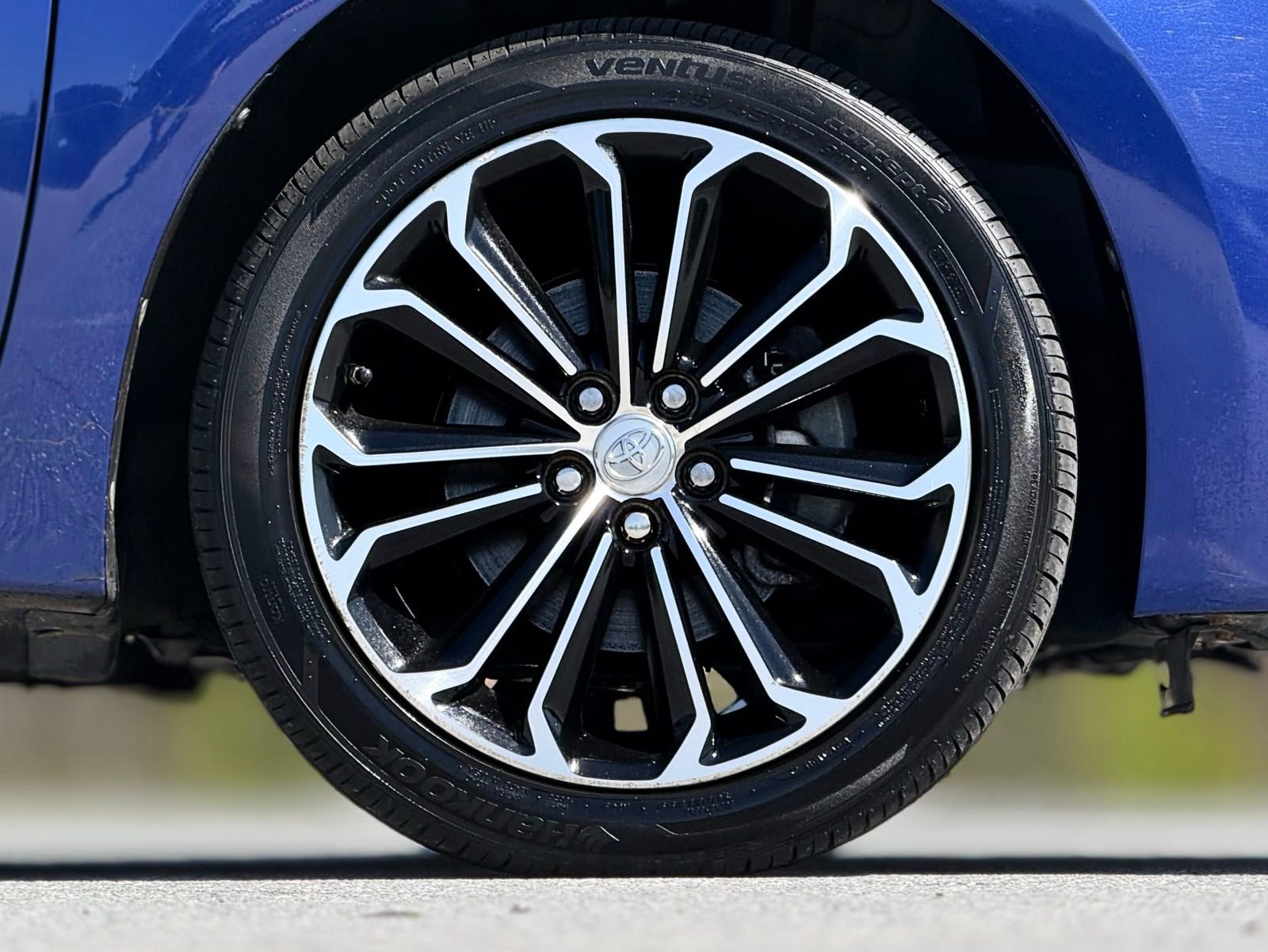 Used 2015 Toyota Corolla S image 20