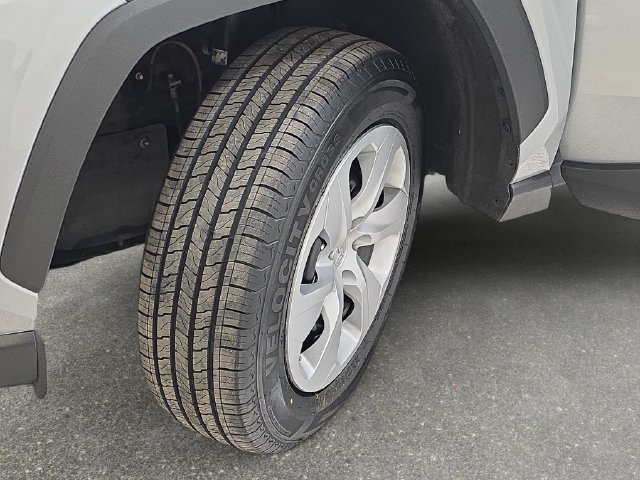 Certified 2025 Toyota RAV4 LE AWD/4WD image 28