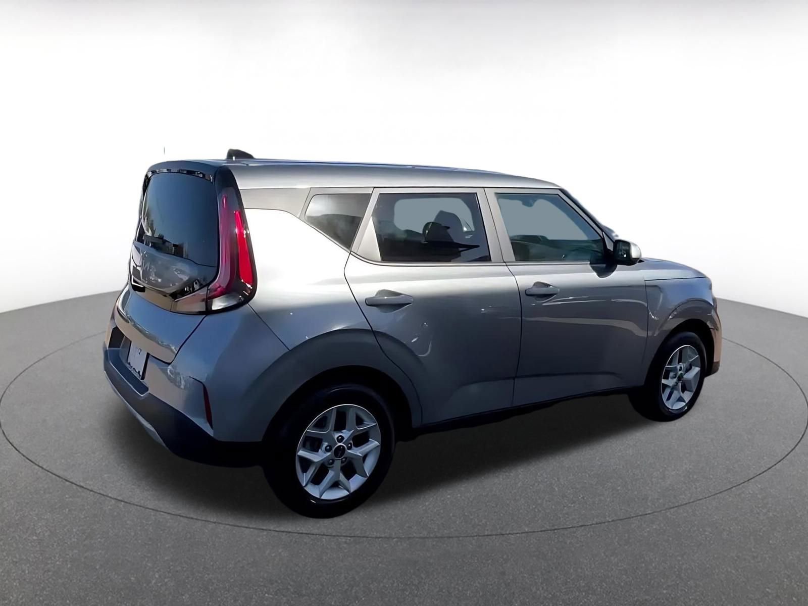 Used 2025 Kia Soul LX w/ LX Technology Package image 15