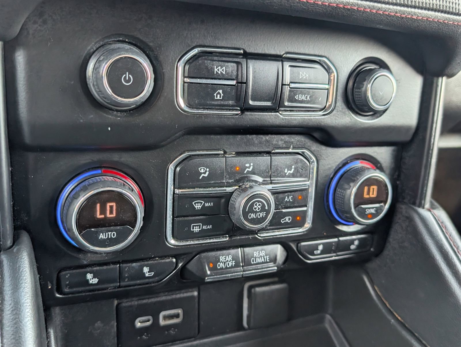 Used 2022 Chevrolet Tahoe RST w/ Luxury Package image 8