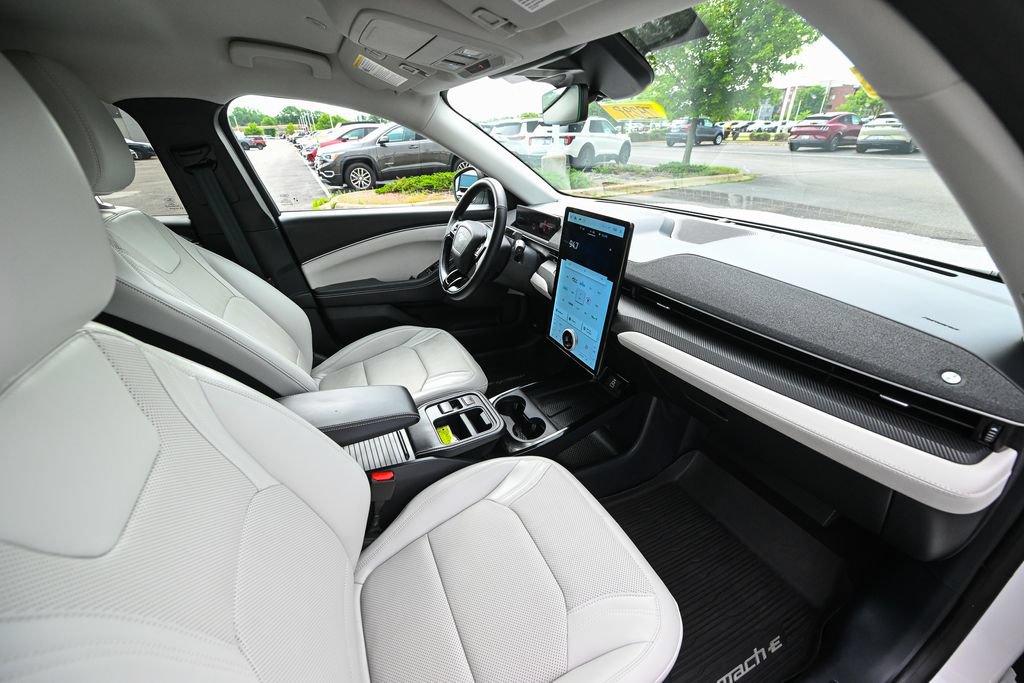 Used 2025 Ford Mustang Mach-E Premium AWD/4WD image 24