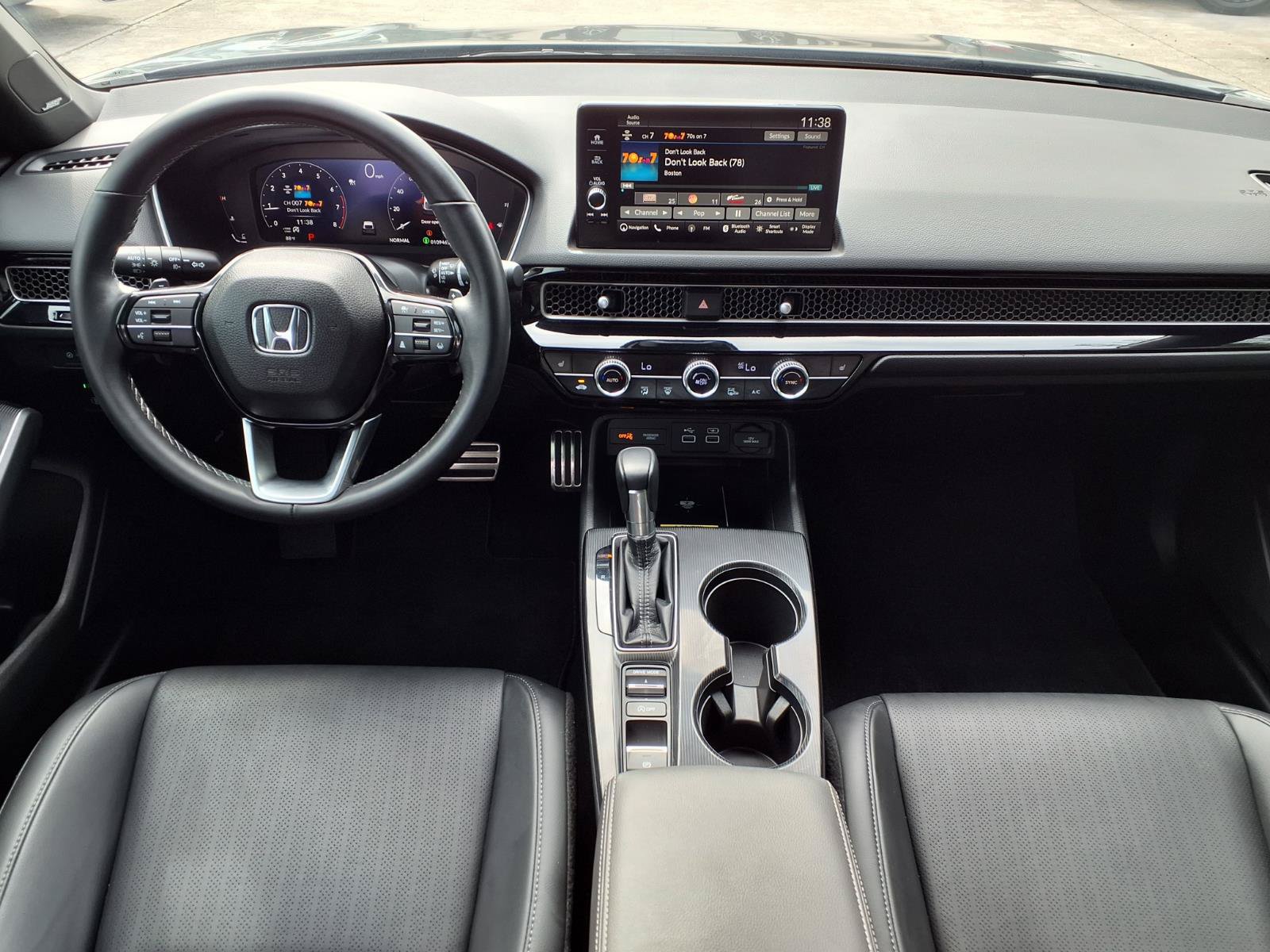 Used 2023 Honda Civic Sport Touring image 4