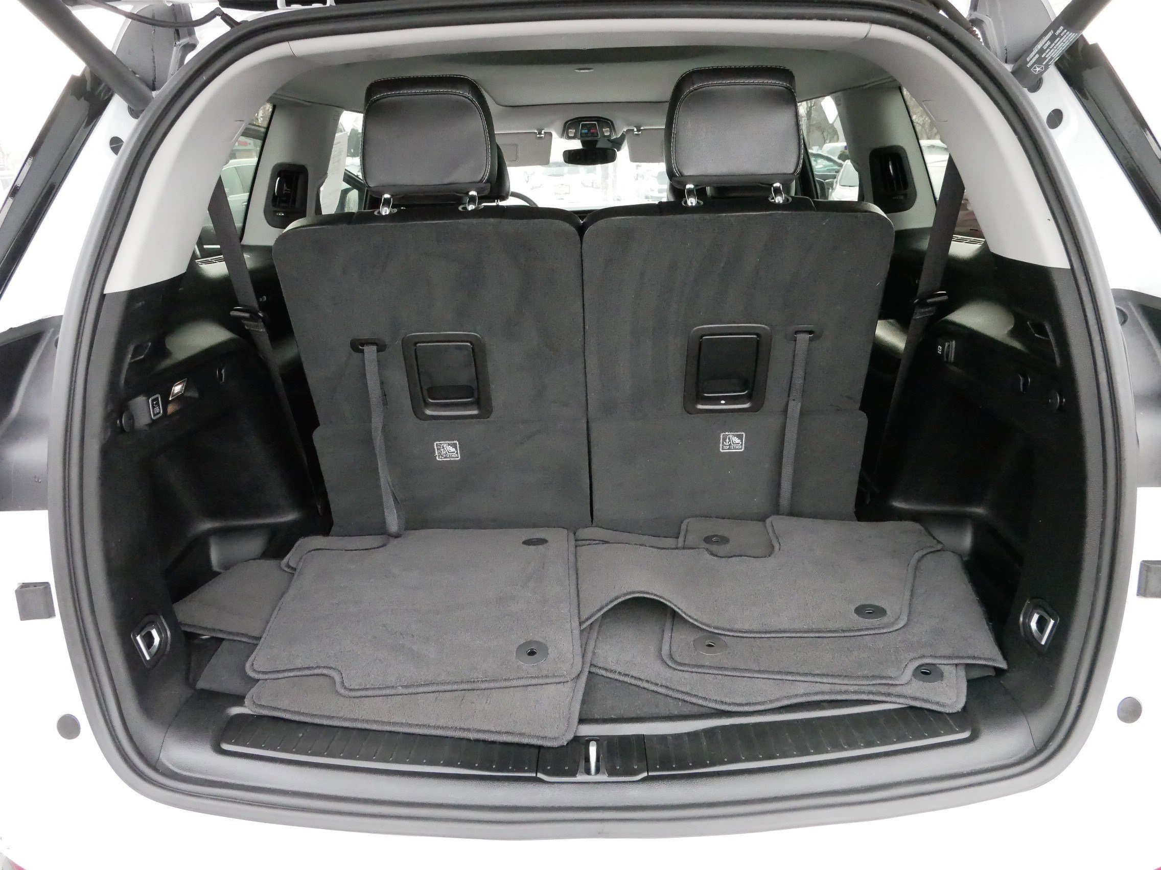 Certified 2023 Jeep Grand Cherokee L Limited w/ Black Appearance Package image 18