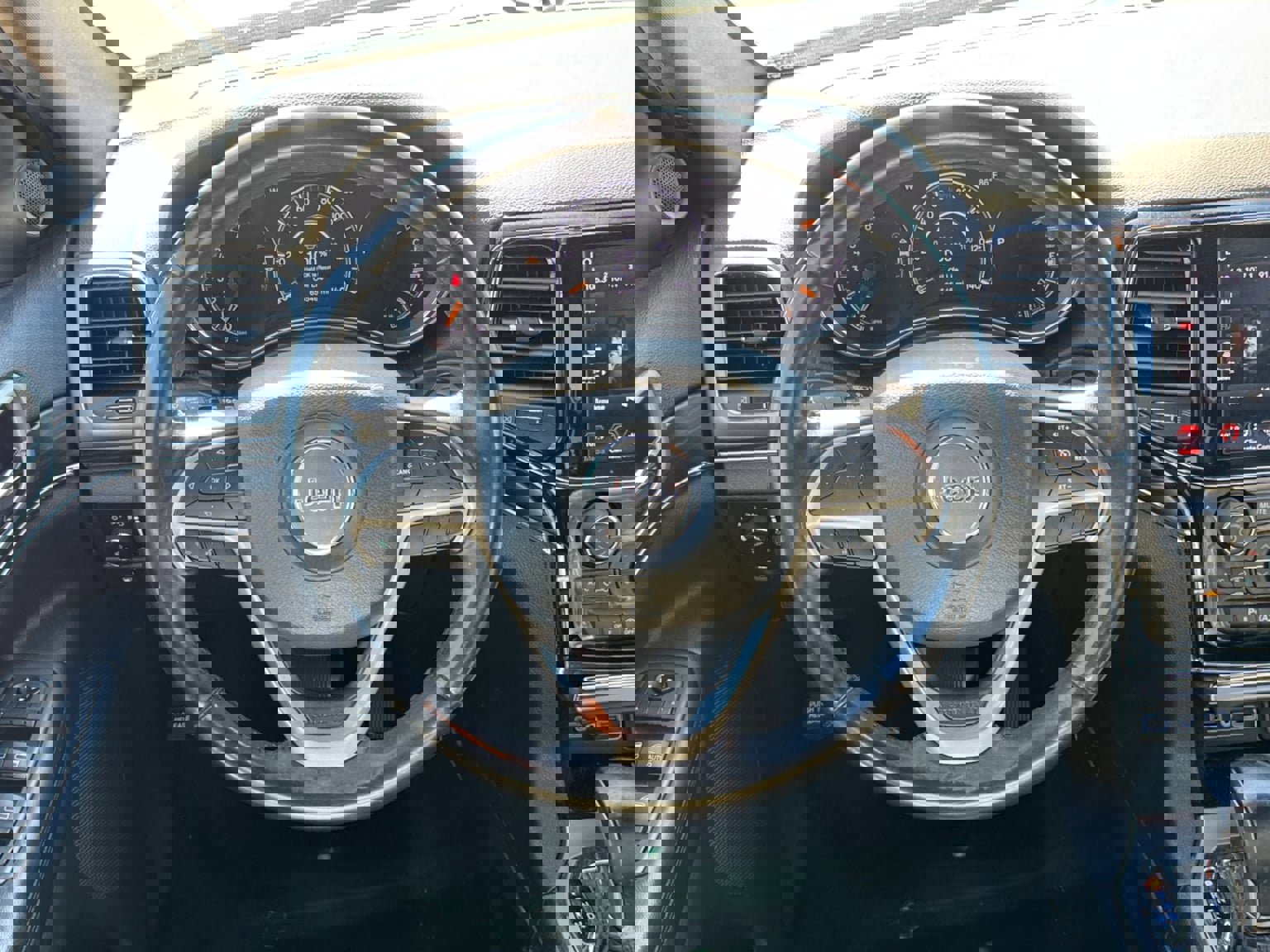 Used 2020 Jeep Grand Cherokee Limited w/ Luxury Group II image 13