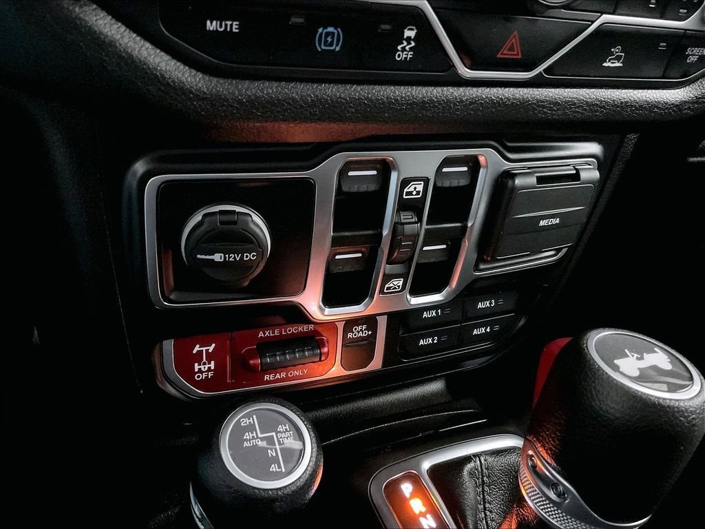 Used 2024 Jeep Wrangler Unlimited AWD/4WD image 26