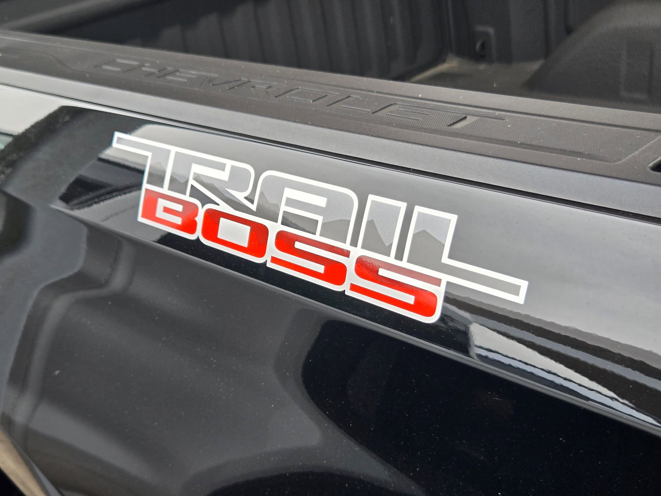 Used 2024 Chevrolet Silverado 1500 LT Trail Boss AWD/4WD image 8