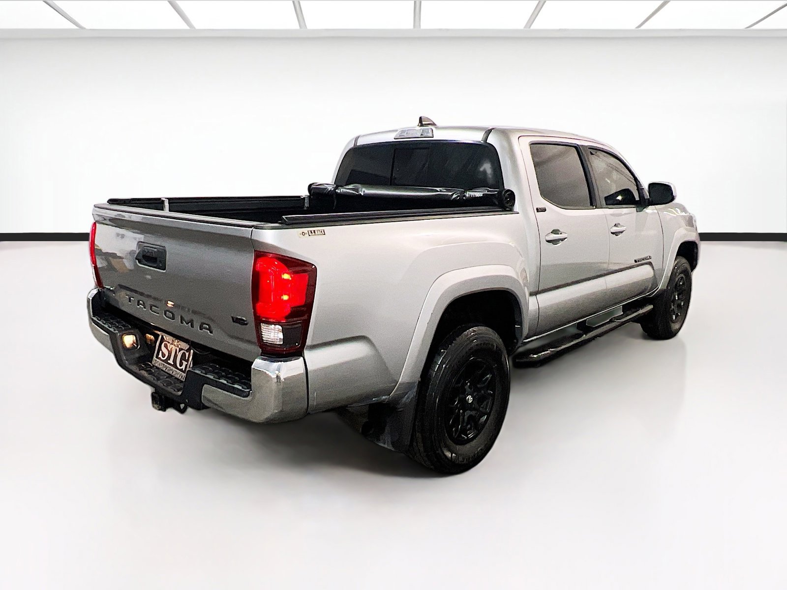 Used 2022 Toyota Tacoma SR5 RWD image 4