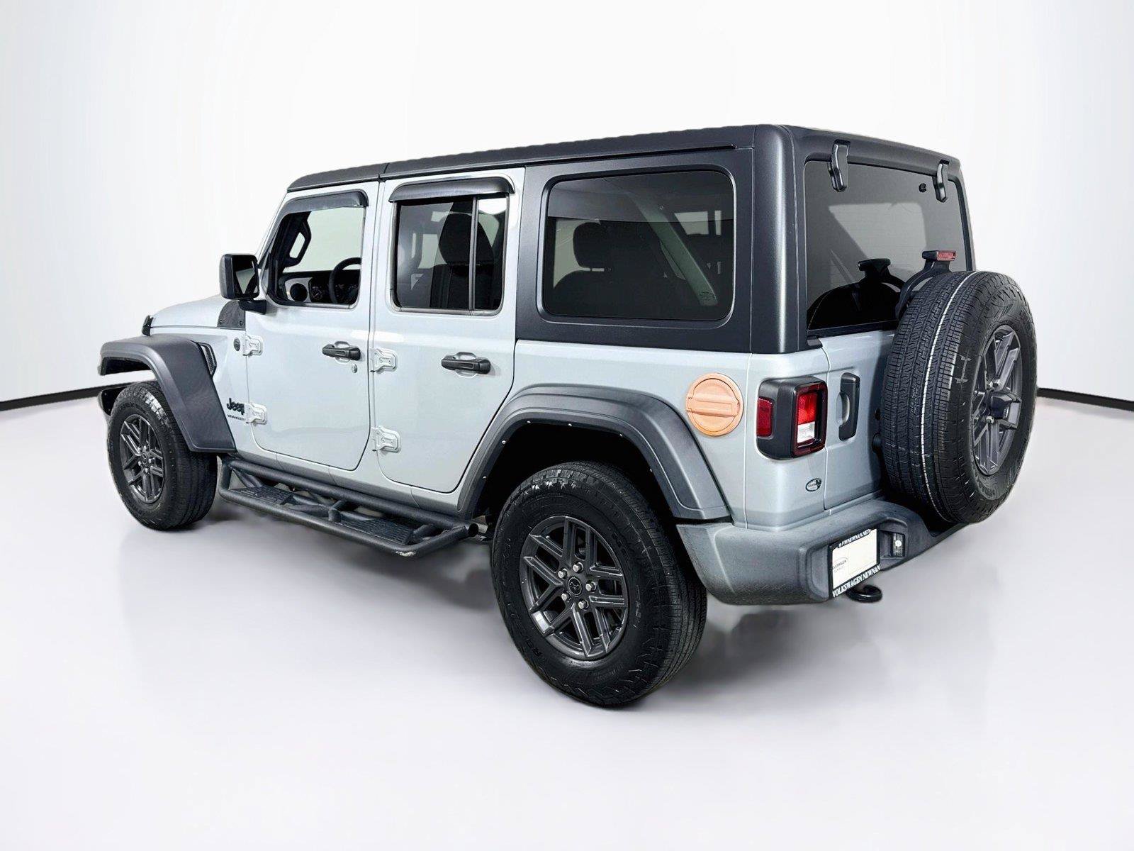 Used 2024 Jeep Wrangler Unlimited Sport AWD/4WD image 6
