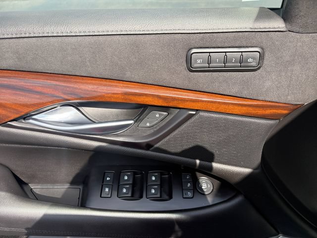 Used 2020 Cadillac Escalade Luxury AWD/4WD image 20